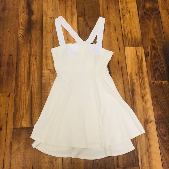 Windsor dress ~white ~ cute for summer Size Medium - Picture 2 of 6